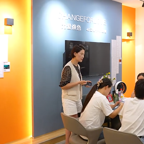 卡百利海門經(jīng)銷商張文萍：做好服務(wù)，做好施工，做好口碑